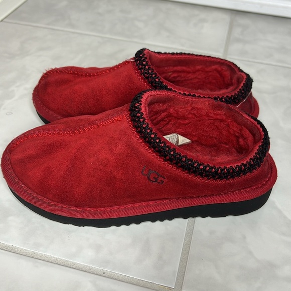 UGG LITTLE KIDS' TASMAN II SLIPPERS IN RED
USA 13 - Picture 3 of 5